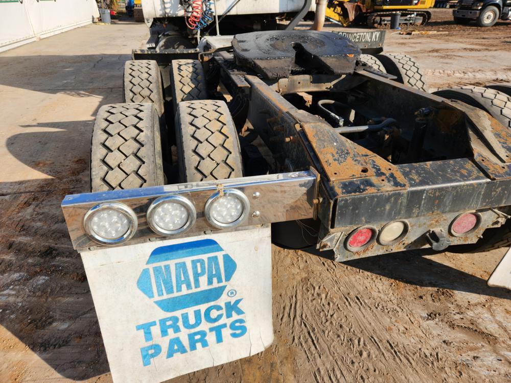 2002 Mack CX613 Vision Tandem Axle White Sleeper Truck Tractorc/w Mack E7 6