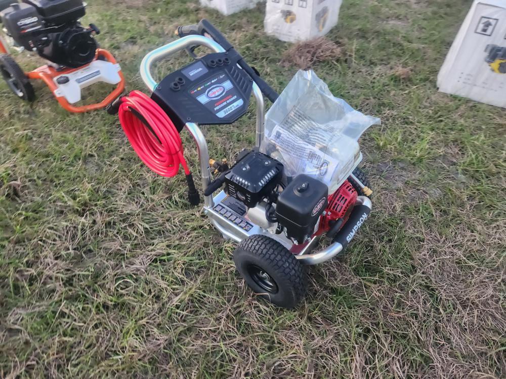 3600 PSI Simpson Pressure Washer c/w Honda Engine (PS60982)