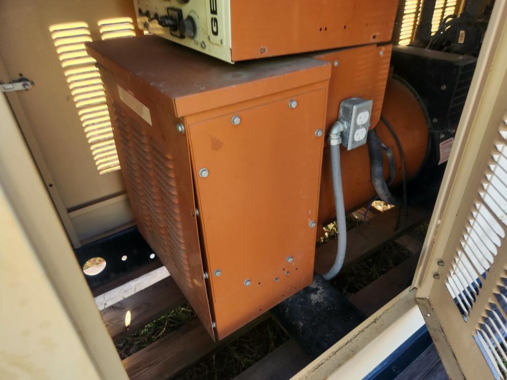 Generac  125KvA Generator, V8 Engine
