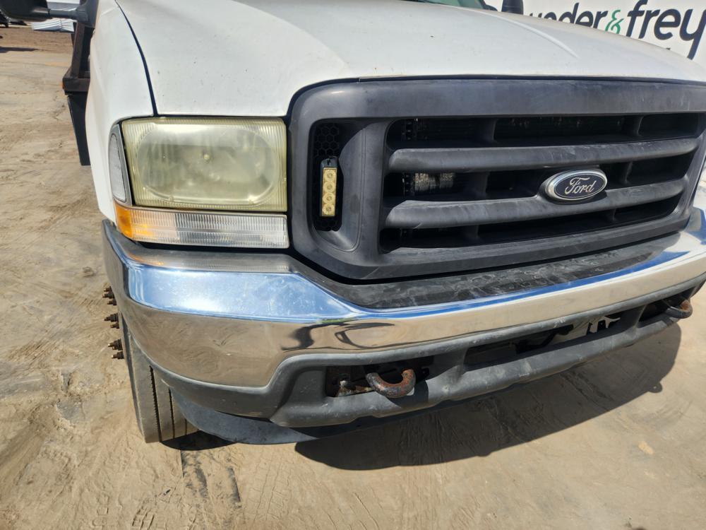 2001 Ford F550 4x4 Flatbed Truck, 7.3L V8 Engine, Automatic Transmission, D