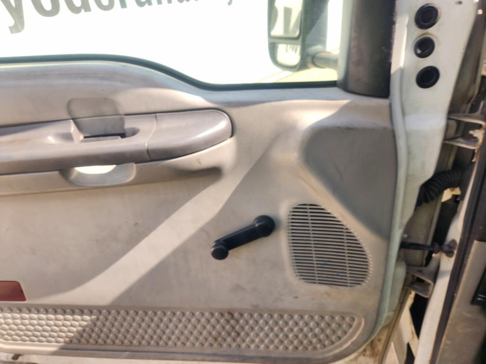 2001 Ford F550 4x4 Flatbed Truck, 7.3L V8 Engine, Automatic Transmission, D