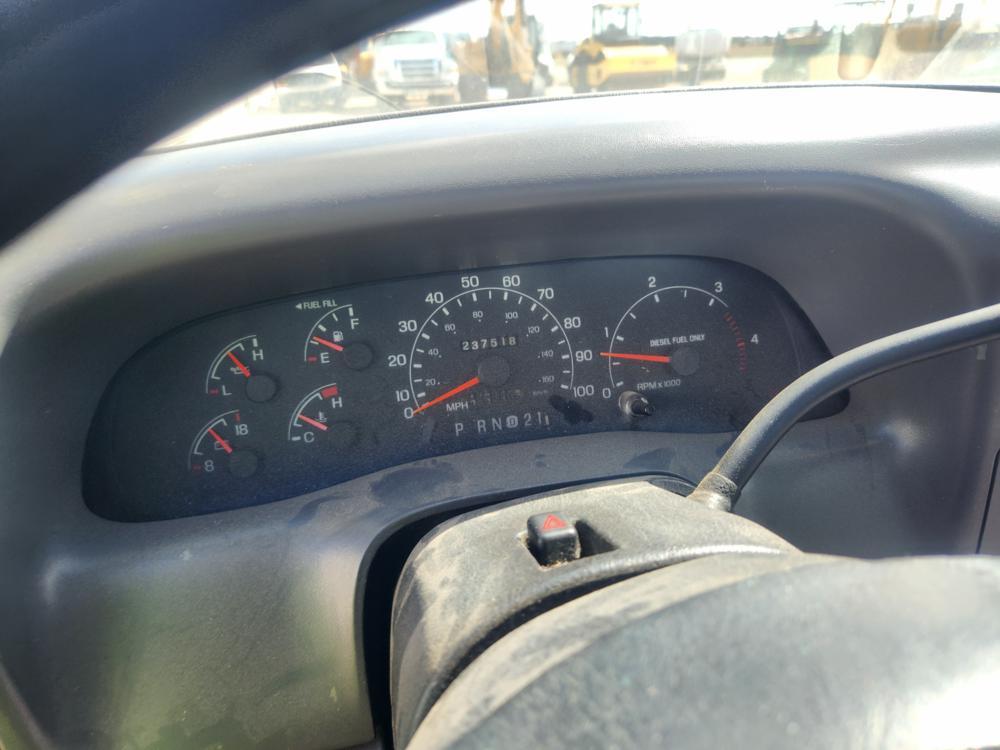 2001 Ford F550 4x4 Flatbed Truck, 7.3L V8 Engine, Automatic Transmission, D