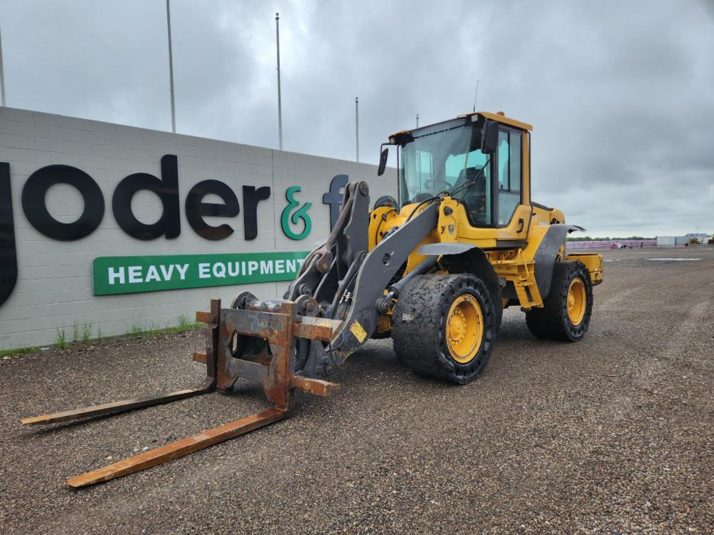2010 Volvo L90F Wheeled Loader c/w Cab, 60" Forks, QC (Brakes Need Attentio