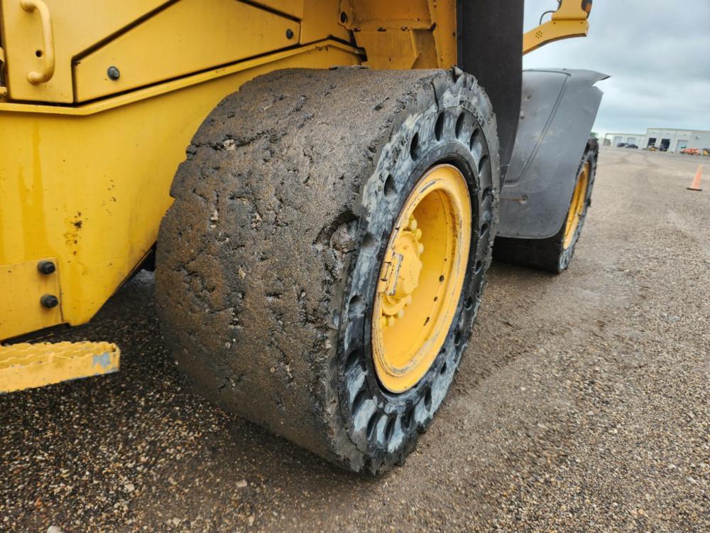 2010 Volvo L90F Wheeled Loader c/w Cab, 60" Forks, QC (Brakes Need Attentio