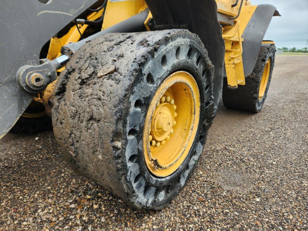 2010 Volvo L90F Wheeled Loader c/w Cab, 60" Forks, QC (Brakes Need Attentio