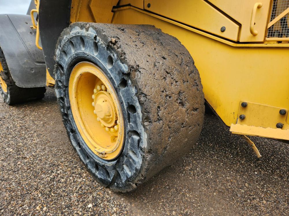2010 Volvo L90F Wheeled Loader c/w Cab, 60" Forks, QC (Brakes Need Attentio