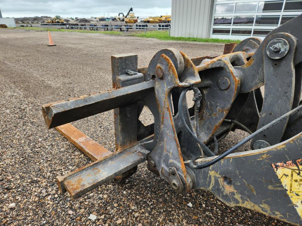 2010 Volvo L90F Wheeled Loader c/w Cab, 60" Forks, QC (Brakes Need Attentio