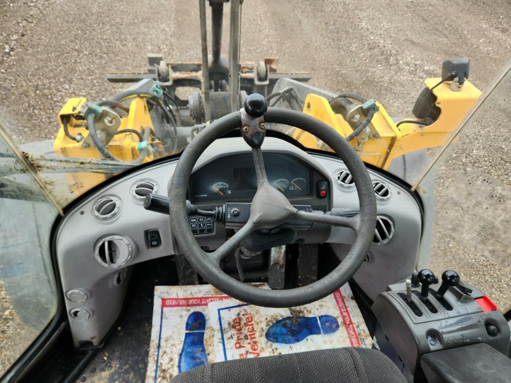 2010 Volvo L90F Wheeled Loader c/w Cab, 60" Forks, QC (Brakes Need Attentio