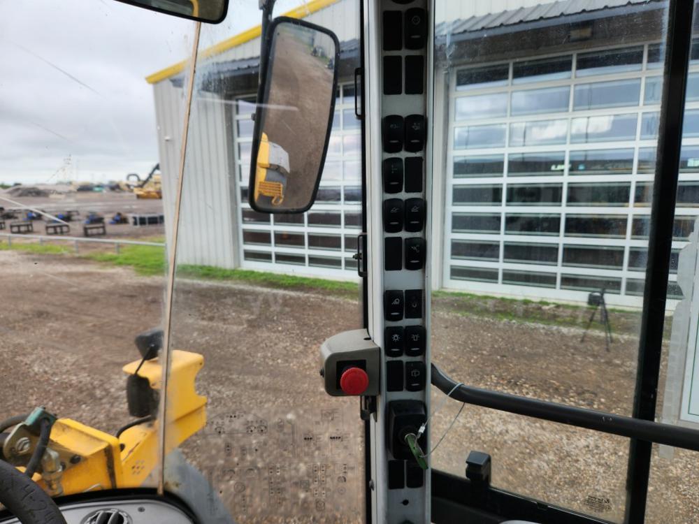 2010 Volvo L90F Wheeled Loader c/w Cab, 60" Forks, QC (Brakes Need Attentio