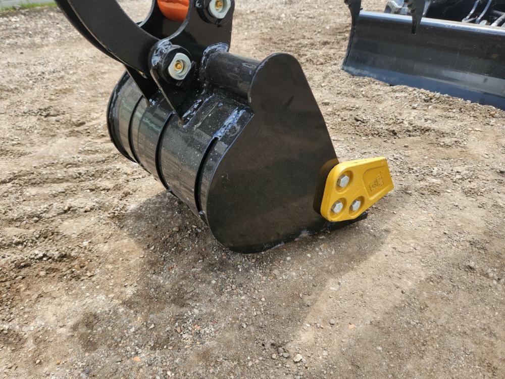 2023 AGROTK QH12 Mini Excavator c/w OROPS, Rubber Tracks, Backfill Blade, A