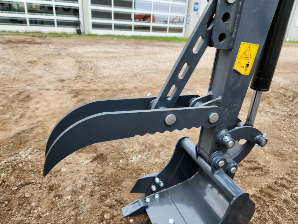 2023 AGROTK L12 Mini Excavator c/w OROPS, Rubber Tracks, Backfill Blade, Au