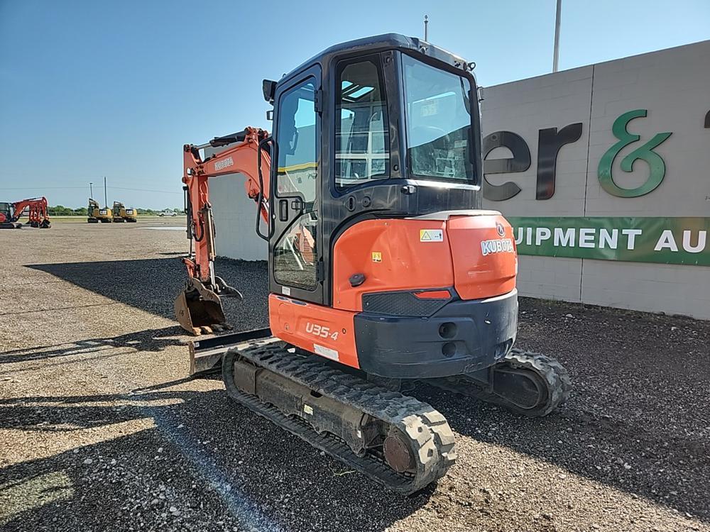 2018 Kubota U35-4R3 Mini Excavator c/w Cab, Rubber Tracks, Blade, Swing Boo