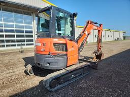 2018 Kubota U35-4R3 Mini Excavator c/w Cab, Rubber Tracks, Blade, Swing Boo