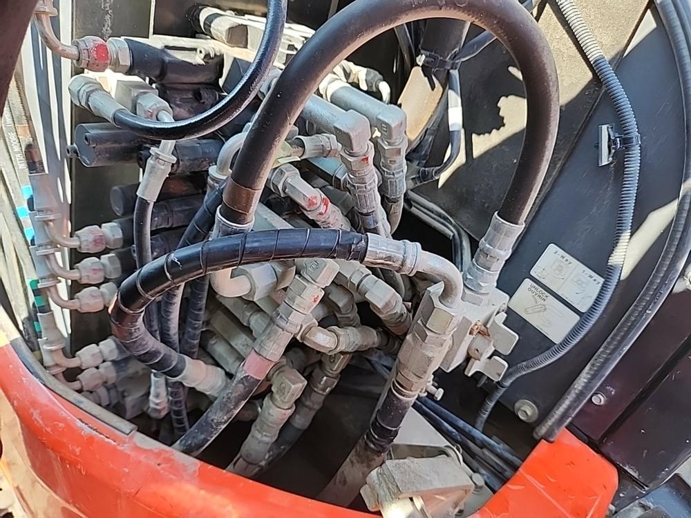 2018 Kubota U35-4R3 Mini Excavator c/w Cab, Rubber Tracks, Blade, Swing Boo