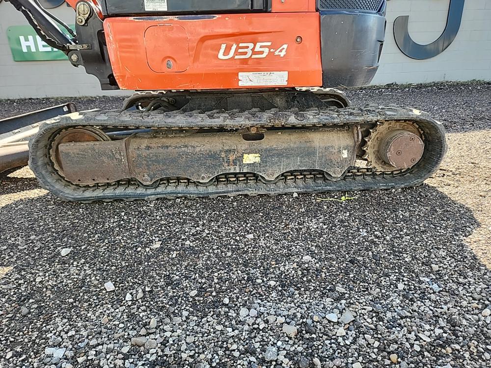 2018 Kubota U35-4R3 Mini Excavator c/w Cab, Rubber Tracks, Blade, Swing Boo