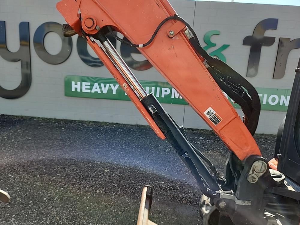 2018 Kubota U35-4R3 Mini Excavator c/w Cab, Rubber Tracks, Blade, Swing Boo