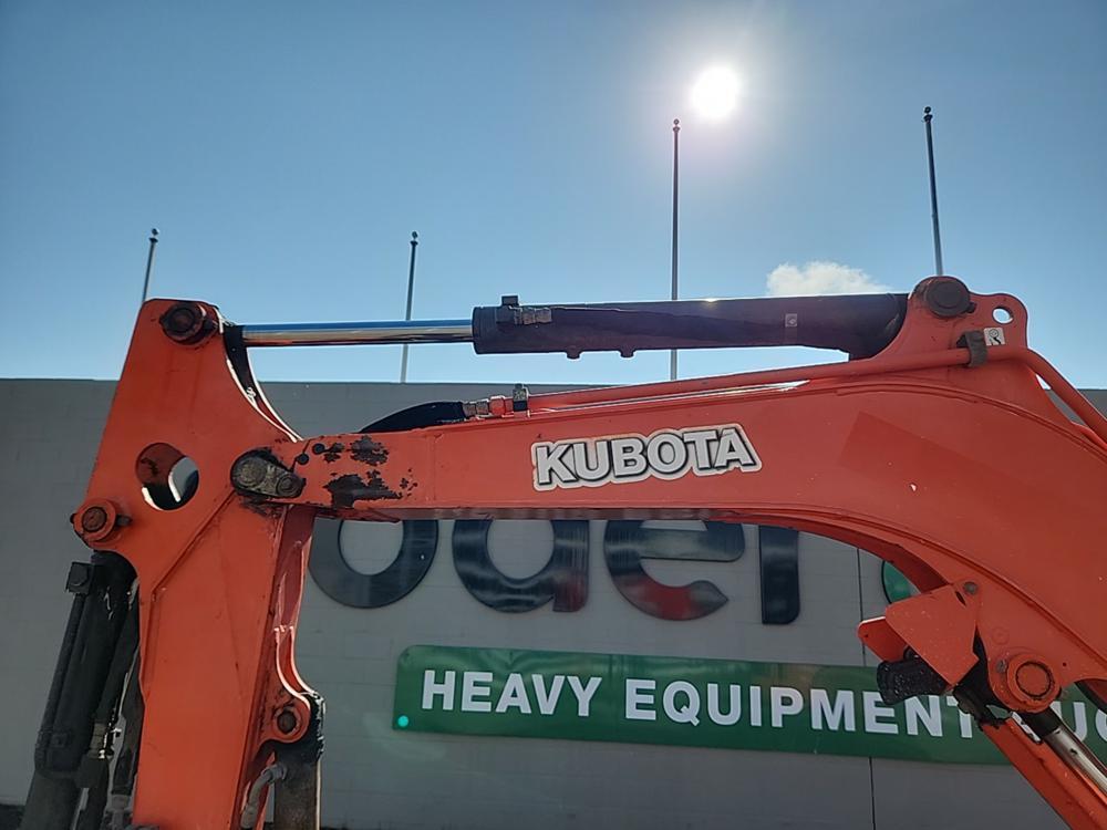 2018 Kubota U35-4R3 Mini Excavator c/w Cab, Rubber Tracks, Blade, Swing Boo