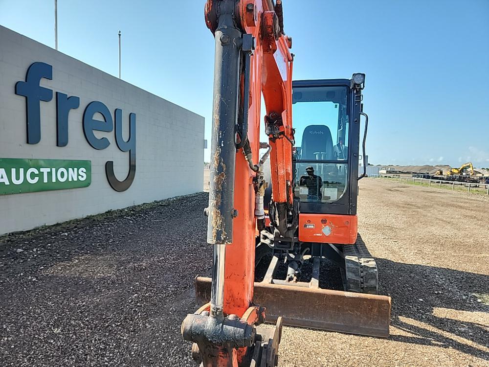 2018 Kubota U35-4R3 Mini Excavator c/w Cab, Rubber Tracks, Blade, Swing Boo