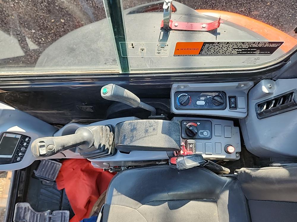2018 Kubota U35-4R3 Mini Excavator c/w Cab, Rubber Tracks, Blade, Swing Boo