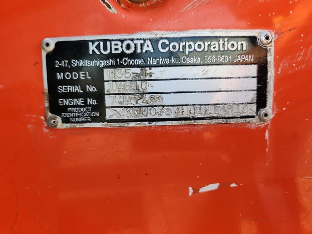 2018 Kubota U35-4R3 Mini Excavator c/w Cab, Rubber Tracks, Blade, Swing Boo