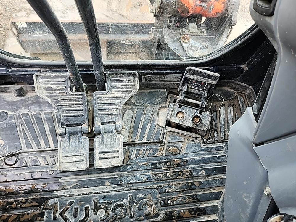 2018 Kubota U35-4R3 Mini Excavator c/w Cab, Rubber Tracks, Blade, Swing Boo