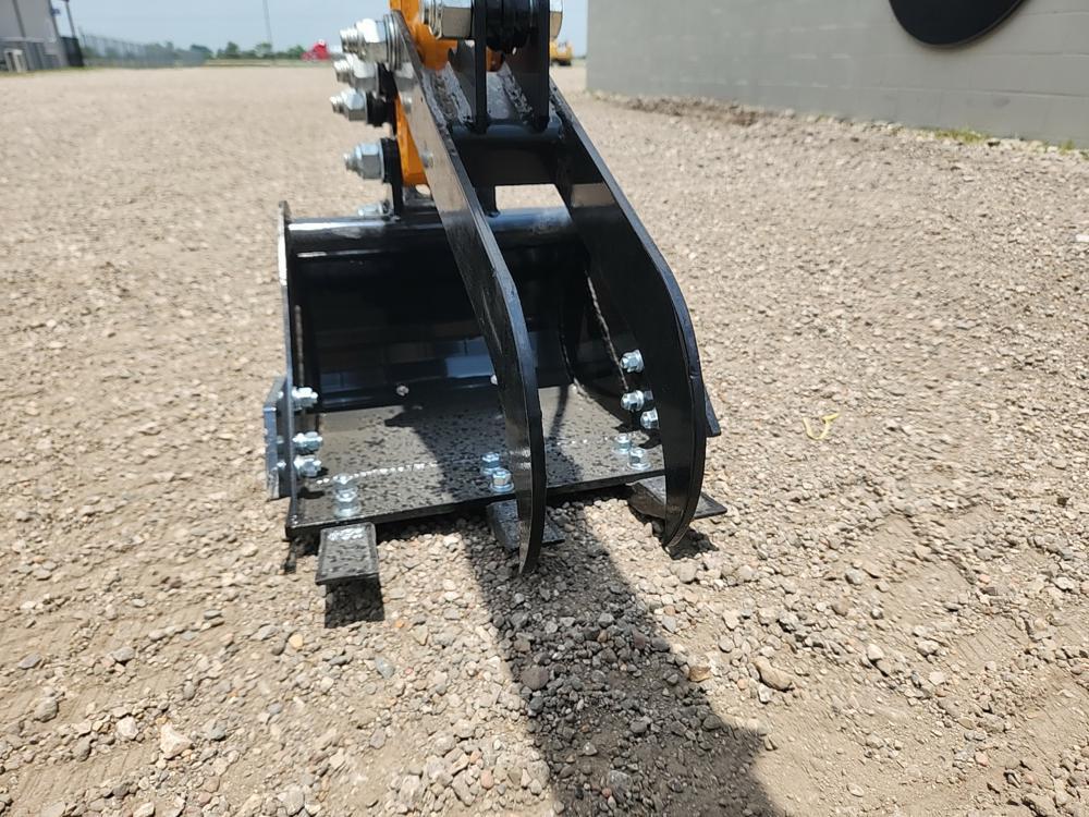 2023 Miva VA13 Mini Excavator, OROPS, Rubber Tracks, 16" Digging Bucket, Pi