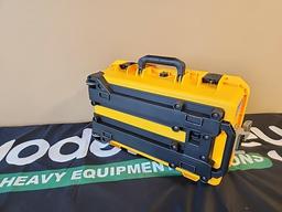 Pelican Case c/w Straps 1 1/5" x 15'  (6 of), Straps 2" x 27' (4 of) - Unus
