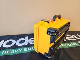 Pelican Case c/w Straps 1 1/5" x 15'  (6 of), Straps 2" x 27' (4 of) - Unus