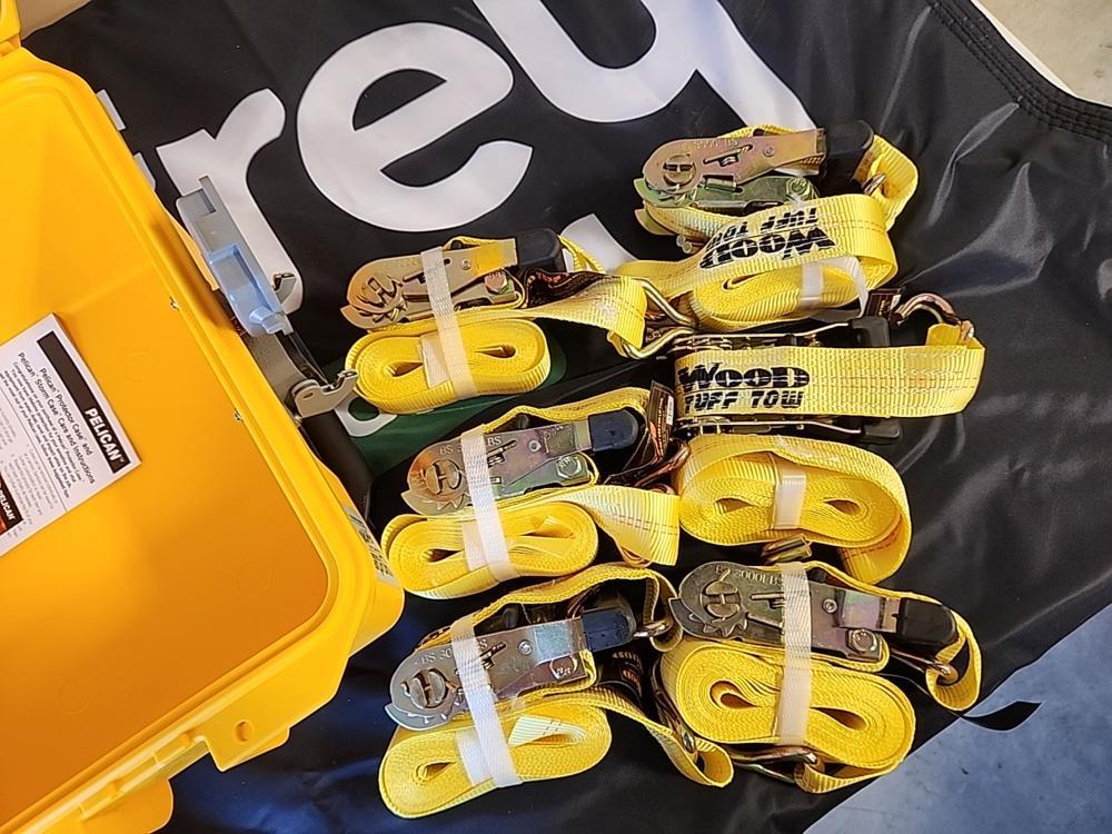 Pelican Case c/w Straps 1 1/5" x 15'  (6 of), Straps 2" x 27' (4 of) - Unus