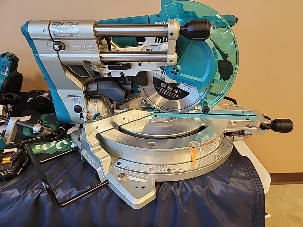 Makita Power Tool Kit c/w 18V Leaf Blower / 18 V 6 1/2" Circular Saw / 18V