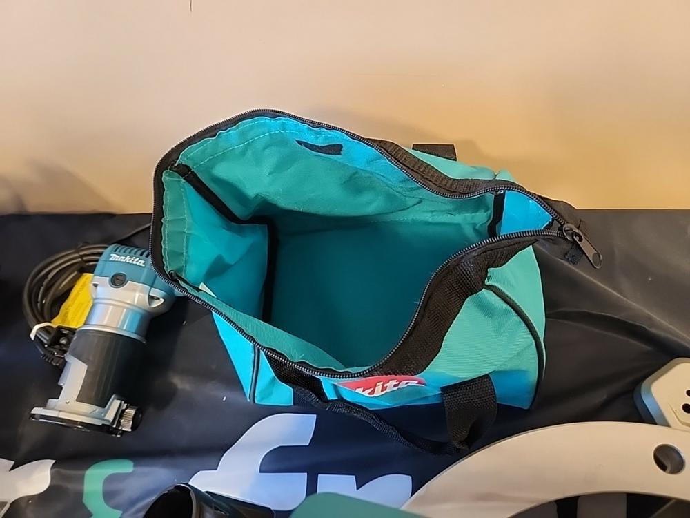 Makita Power Tool Kit c/w 18V Leaf Blower / 18 V 6 1/2" Circular Saw / 18V