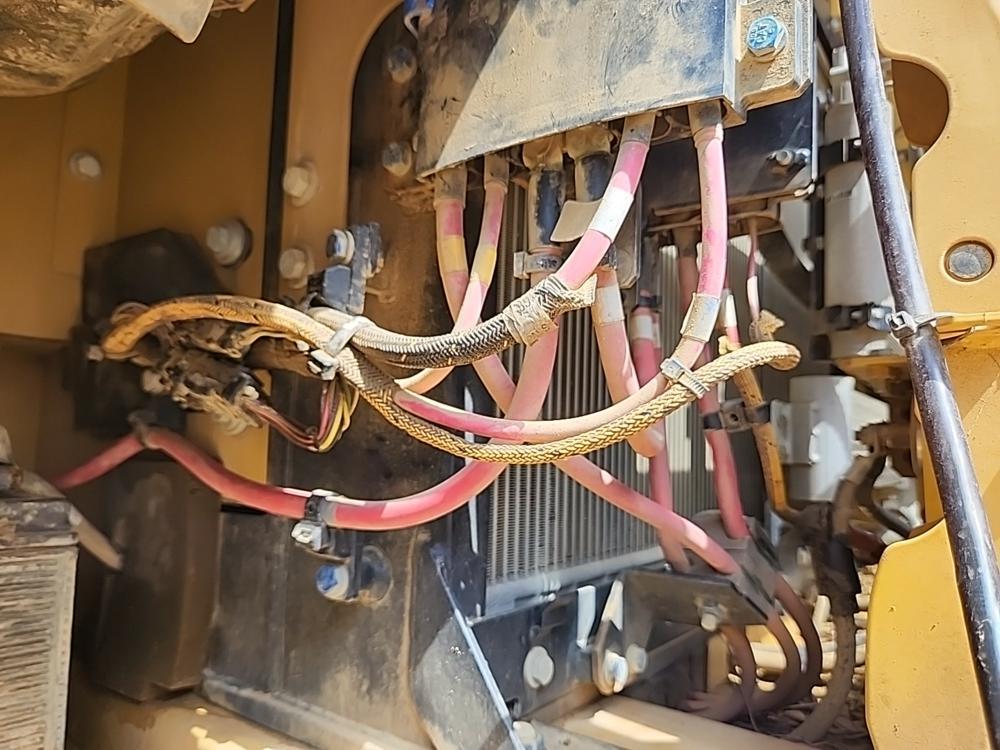 2019 Caterpillar 330 Hydraulic Excavator c/w Rear View Camera, A/C, Bucket