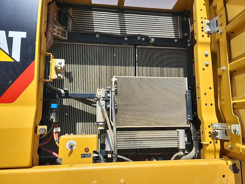 2019 Caterpillar 330 Hydraulic Excavator c/w Rear View Camera, A/C, Bucket