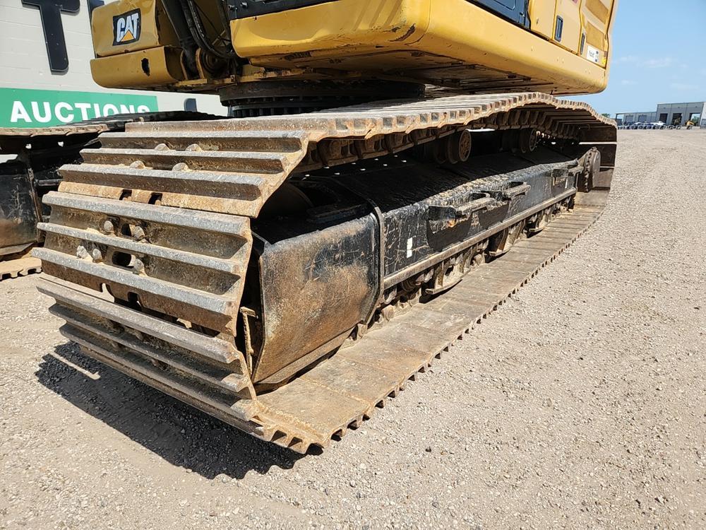 2019 Caterpillar 330 Hydraulic Excavator c/w Rear View Camera, A/C, Bucket