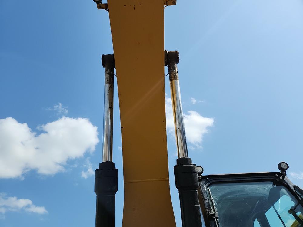 2019 Caterpillar 330 Hydraulic Excavator c/w Rear View Camera, A/C, Bucket