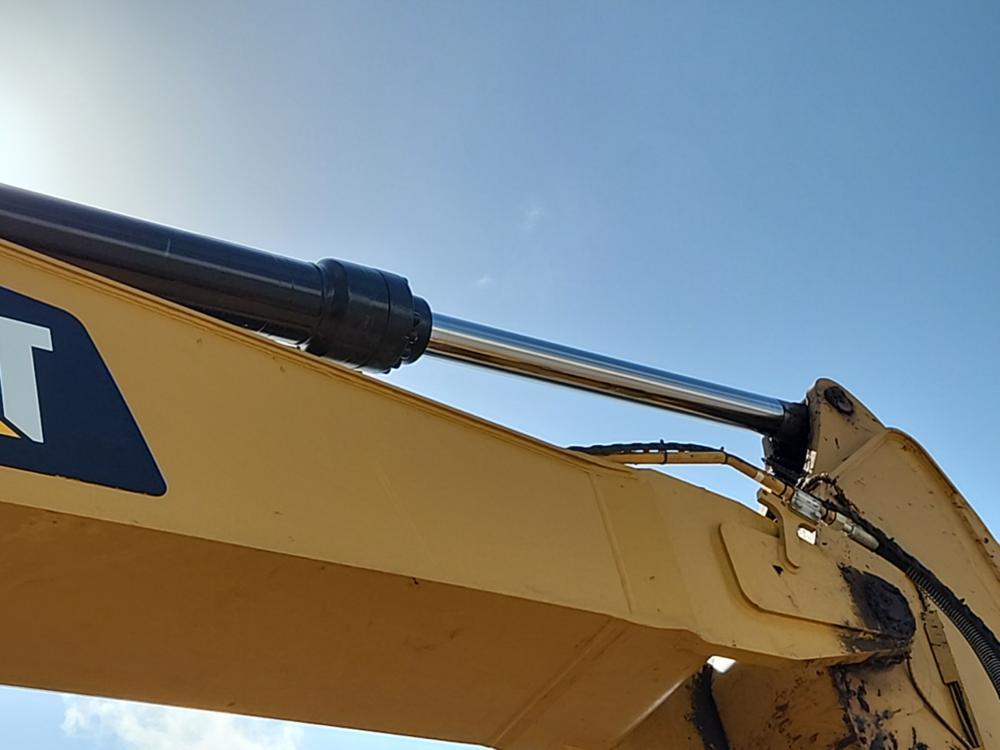 2019 Caterpillar 330 Hydraulic Excavator c/w Rear View Camera, A/C, Bucket