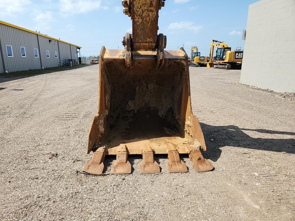 2019 Caterpillar 330 Hydraulic Excavator c/w Rear View Camera, A/C, Bucket