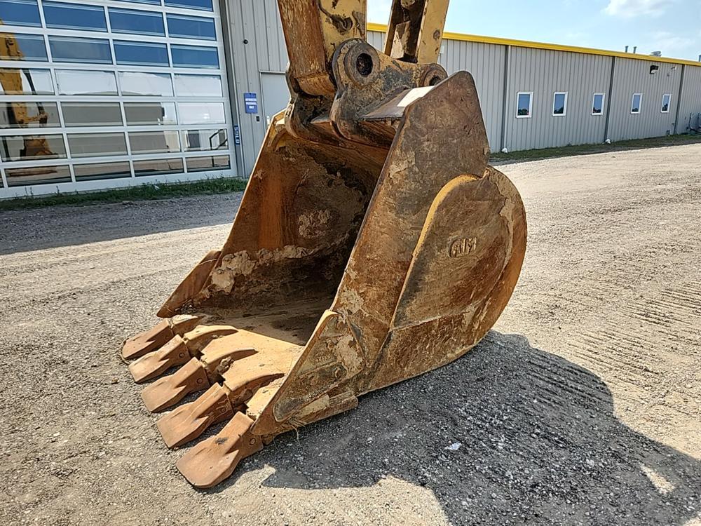 2019 Caterpillar 330 Hydraulic Excavator c/w Rear View Camera, A/C, Bucket