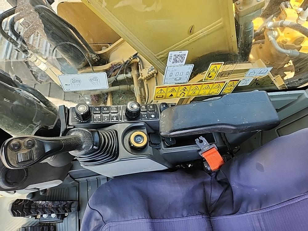 2019 Caterpillar 330 Hydraulic Excavator c/w Rear View Camera, A/C, Bucket