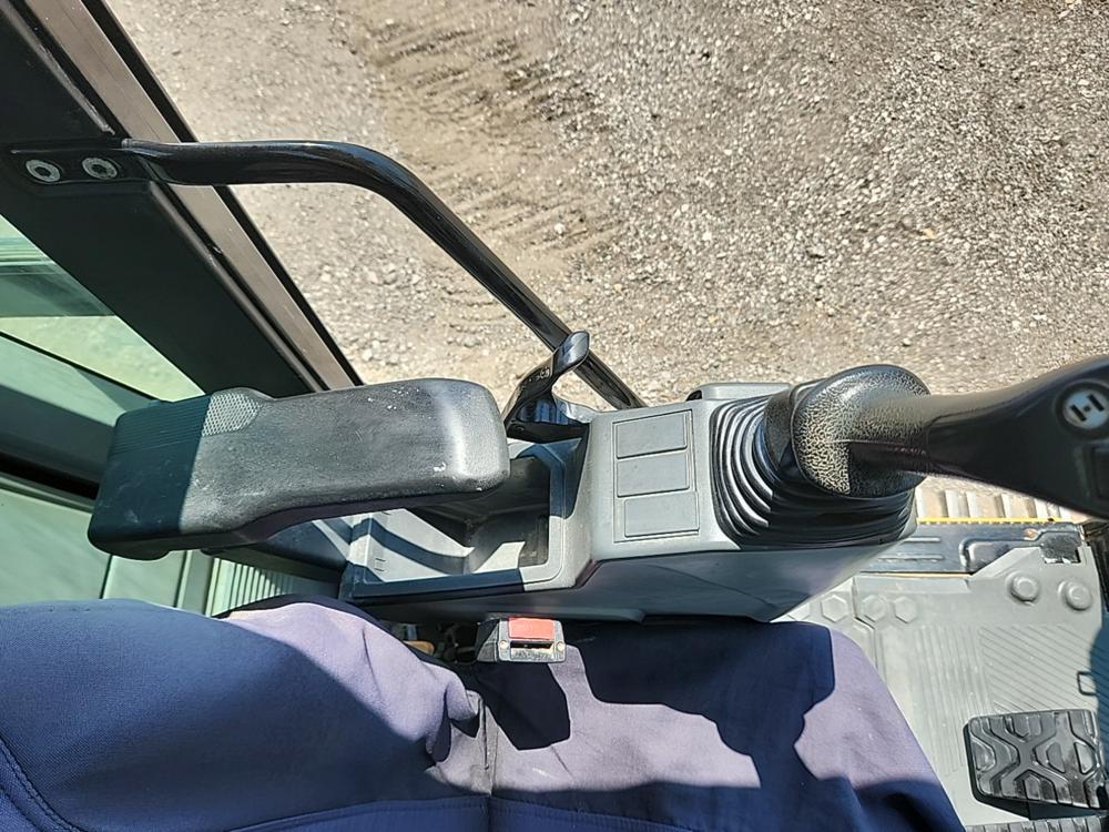 2019 Caterpillar 330 Hydraulic Excavator c/w Rear View Camera, A/C, Bucket