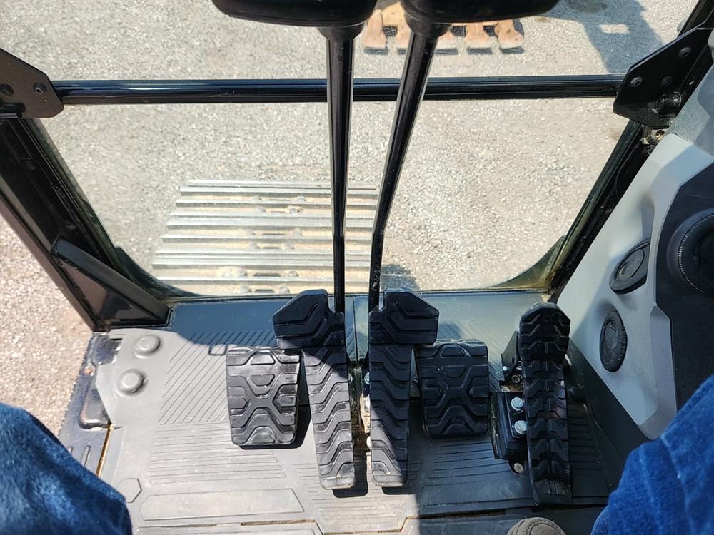 2019 Caterpillar 330 Hydraulic Excavator c/w Rear View Camera, A/C, Bucket