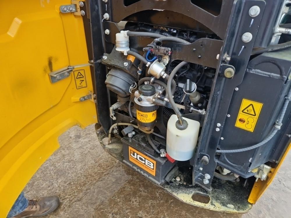 2018 JCB 15C-1 Mini Excavator c/w OROPS, Rubber Tracks, Aux Hydraulics, Bla