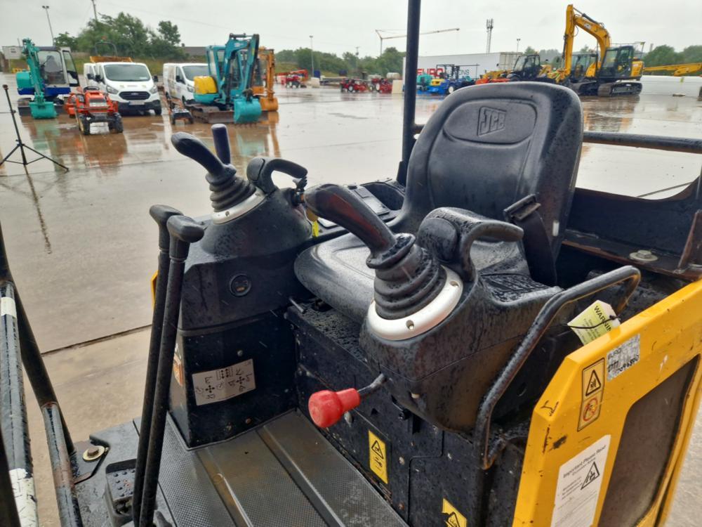2018 JCB 15C-1 Mini Excavator c/w OROPS, Rubber Tracks, Aux Hydraulics, Bla