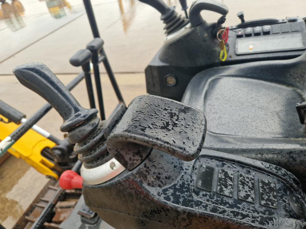 2018 JCB 15C-1 Mini Excavator c/w OROPS, Rubber Tracks, Aux Hydraulics, Bla