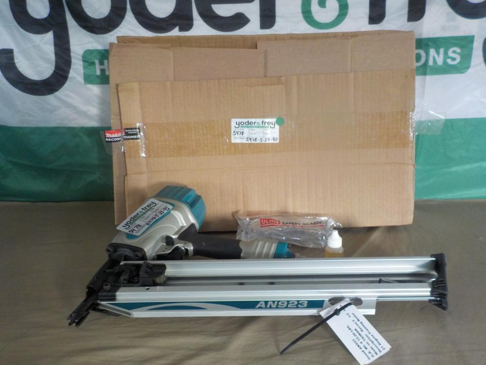 Makita 3 1/2" Framing Nailer AN923 1 Yr Factory Warranty - Unused
