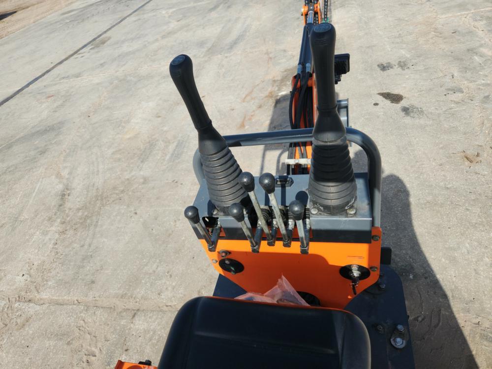 2022 NUOTE KCS SN-8 Mini Excavator c/w OROPS, Rubber Tracks, Aux Hydraulics