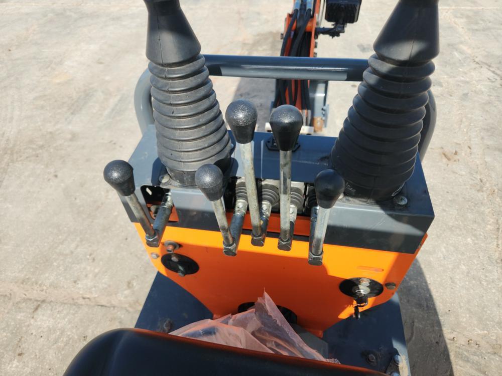 2022 NUOTE KCS SN-8 Mini Excavator c/w OROPS, Rubber Tracks, Aux Hydraulics