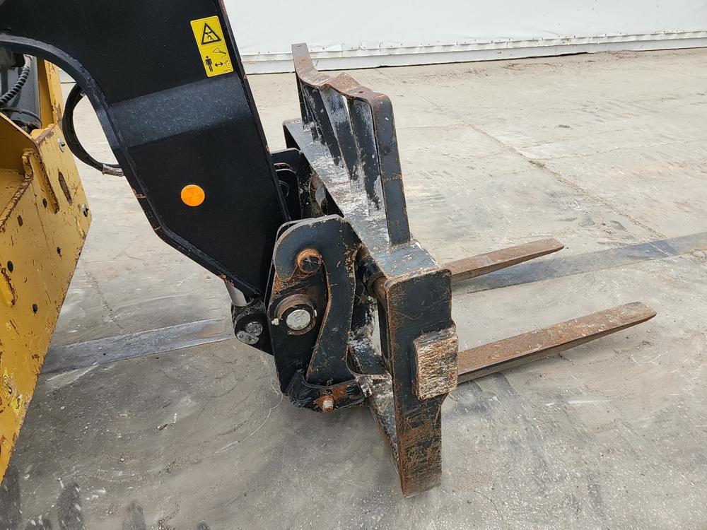 2015 Caterpillar TH417C Telehandler, Cab, 8,800 lbs Max Lift Wt Cap, 56' Ma