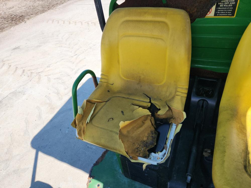 John Deere Gator 2 Seater Utility Vehicle c/w Dump Bed (Non-Runner)
