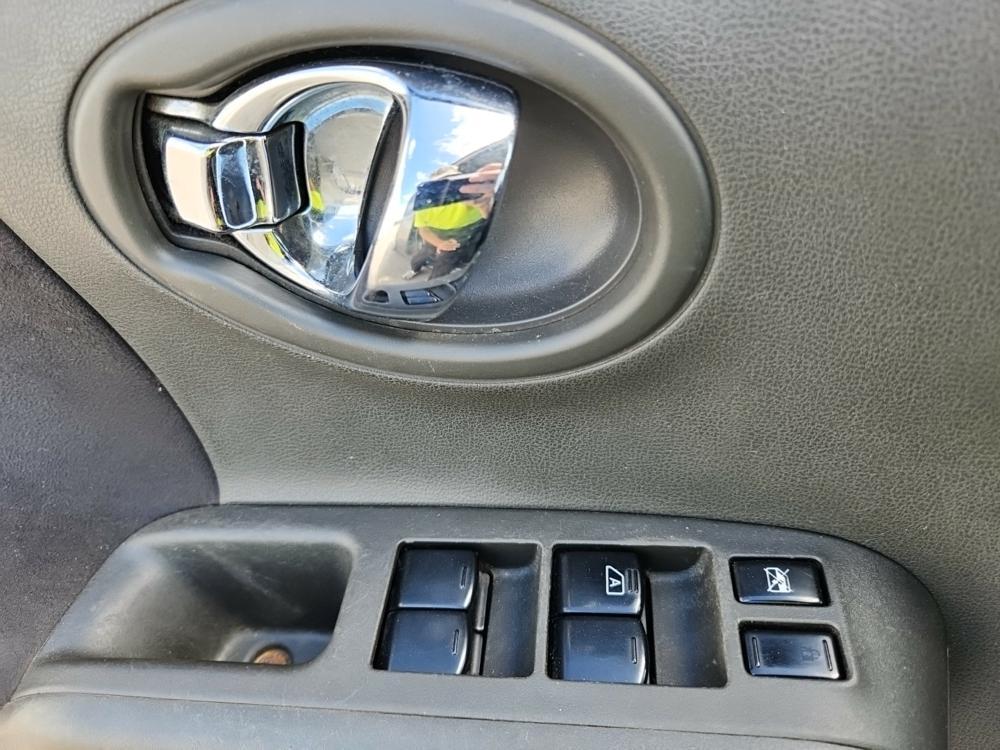 2010 Nissan CUBE 4 Door Car c/w A/C, Automatic, 1.8L, 4 Cylinder (Transmiss